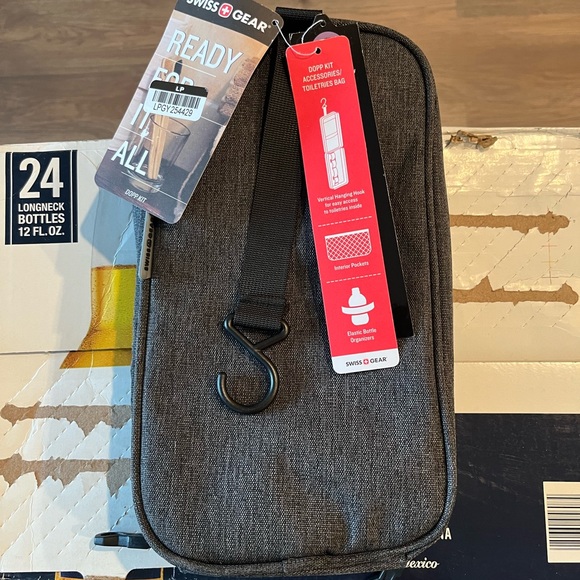 SwissGear Convertible Handle Hanging Doppler Kit - Heather Gray - Picture 8 of 8